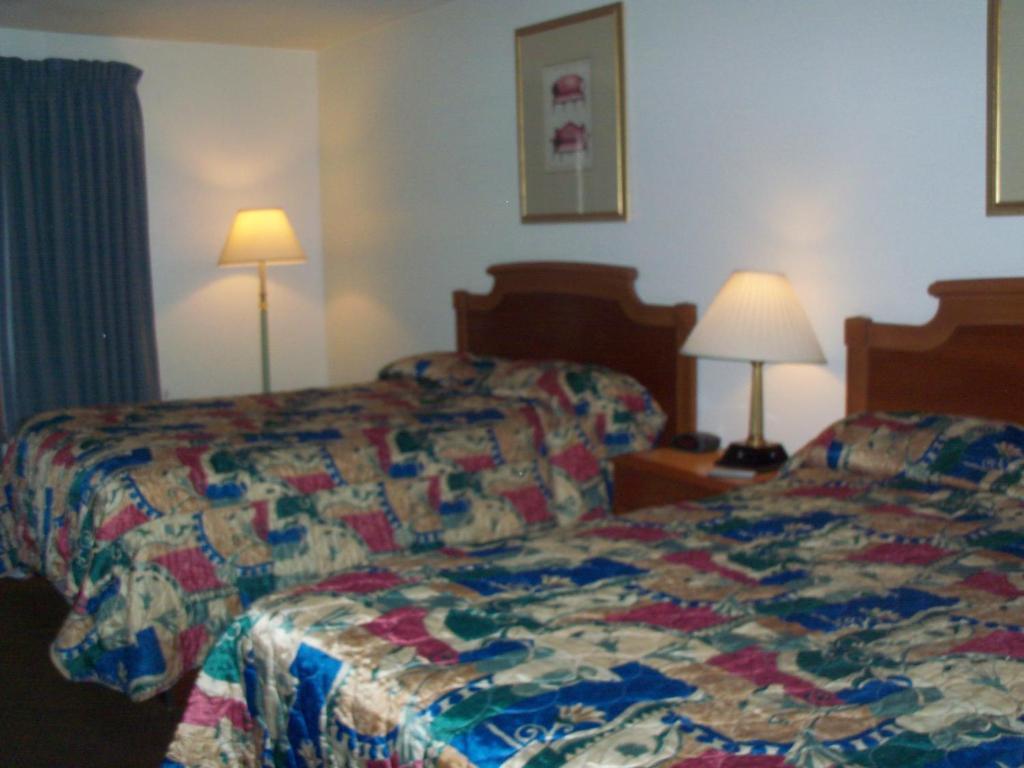 Budget Inn And Suites - Des Moines Room photo